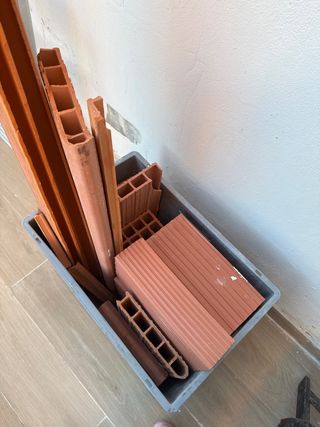 Regalo: Caja con ladrillos