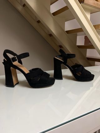 Tacones negros fiesta plataforma.precio negociable
