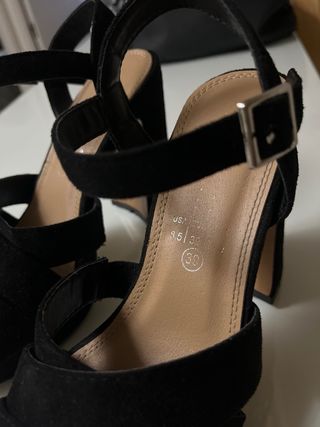 Tacones negros fiesta plataforma.precio negociable