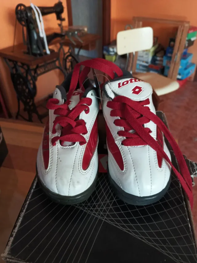 Zapatillas Fútbol Sala Lotto Talla 27