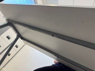 Mesa Ikea Tablero Blanco y Patas Regulables