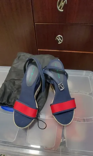 Sandalias Tommy Hilfiger Azul y Rojo