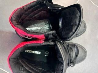 Botas Converse Negras con Detalles Rosas