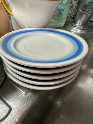 Conjunto de platos de cerámica