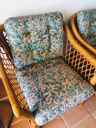 Conjunto Muebles Mimbre Vintage con cojines.