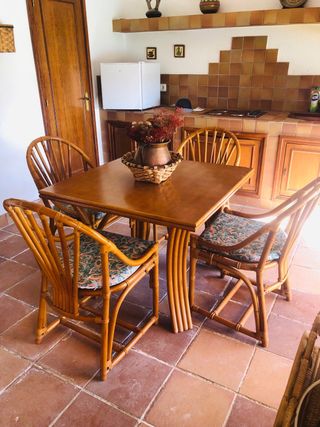 Conjunto Muebles Mimbre Vintage con cojines.