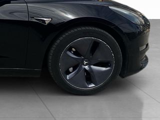 Tesla Model 3 Estándar Plus RWD 199 kW (271 CV)