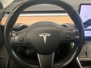 Tesla Model 3 Estándar Plus RWD 199 kW (271 CV)