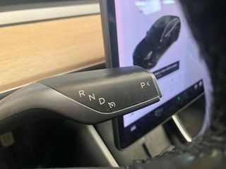 Tesla Model 3 Estándar Plus RWD 199 kW (271 CV)