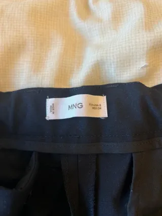 Es de Mango Teen, así que es una S pequeña.