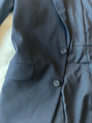 Es de Mango Teen, así que es una S pequeña.