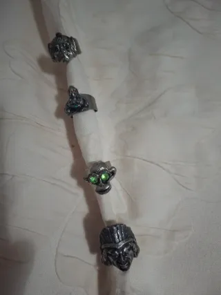 Anillos Ajustables con Diseños Únicos