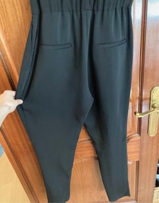 Mono negro elegante