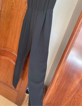 Mono negro elegante