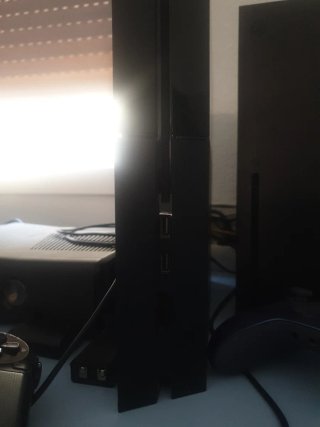 PS4  + Mando + uncharted 4 negociable