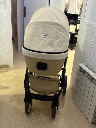 Carro de bebé de lujo color beige