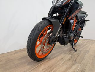 KTM 125  Duke (modelo actual) 2023