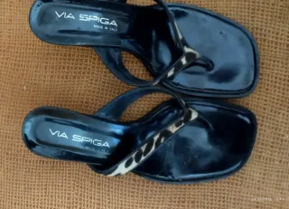 Bolso y sandalias cebra