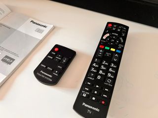 Televisión 55’+ barra sonido subwoofer PANASONIC