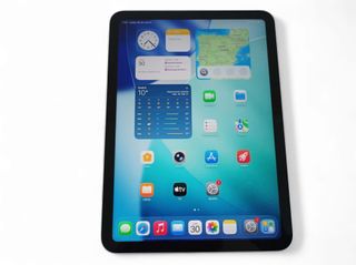 IPAD 10TH 64GB (A2696) CON CAJA Y CARGADOR