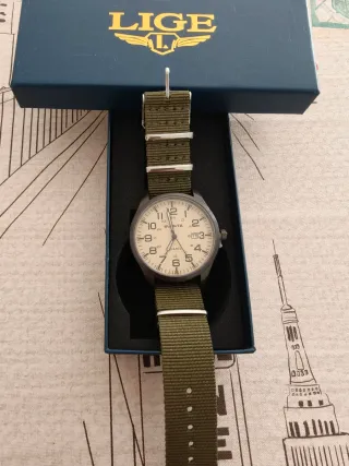 Reloj Lige con correa verde