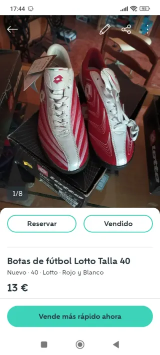 Lote de Botas de fútbol Lotto Talla 40 y camiseta