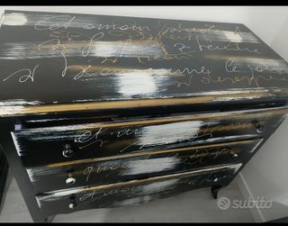 Cassettiera Mauro Burani dipinta a mano