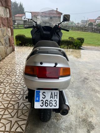 Yamaha Majesty Maxi Scooter