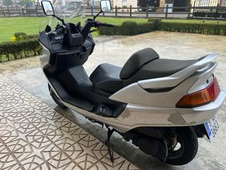 Yamaha Majesty Maxi Scooter