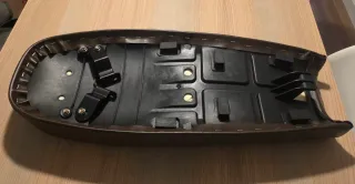 Asiento Universal para moto clásica. A estrenar!