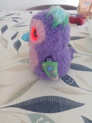 Peluche estilo Furby morado y rosa