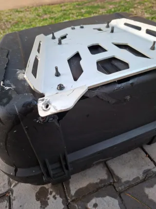 Tapa de Top Case Givi 58L Negro con Adaptador