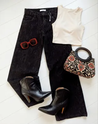 Vaqueros anchos negros animal print Talla S