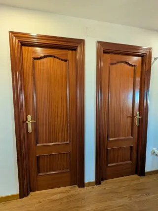 Puertas de madera y cristal biselado