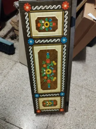 Caja antigua decorada