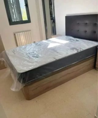 Letto a scomparsa con materassi viscoelastici