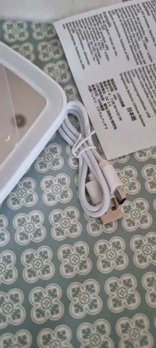 Specchio per trucco LED touch con ricarica USB