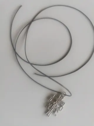 Colgante Cruz Plateado Bando Huerta