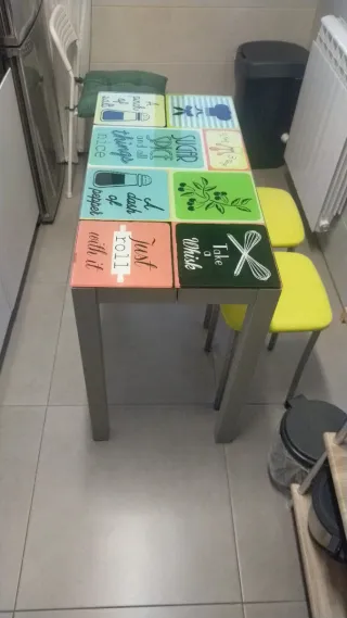 Mesa EXTENSIBLE de cocina con 2 taburetes