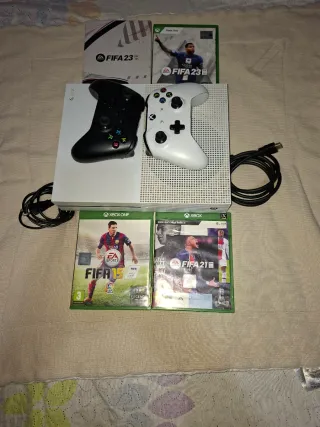 Xbox One Blanca con 2 mandos y juegos FIFA