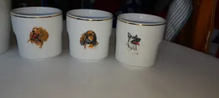 Jarra y tazas con dibujos de perros