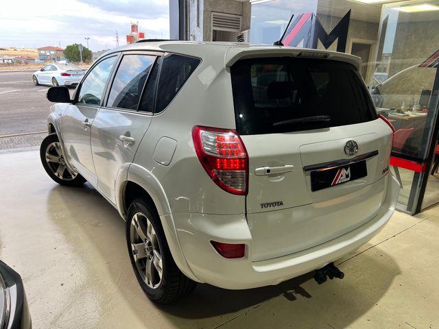 Toyota RAV4 2010