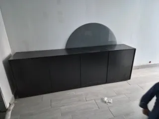 Mueble de oficina negro y gris