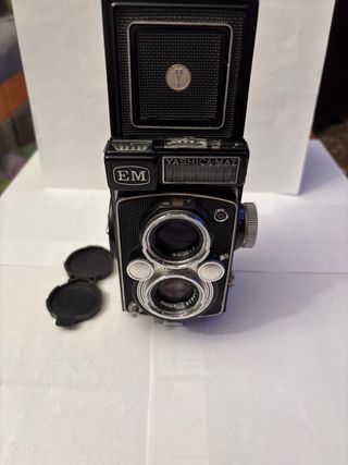 Cámara Yashica Mat EM Analógica