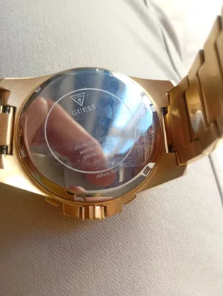Reloj Guess Dorado con Cristales