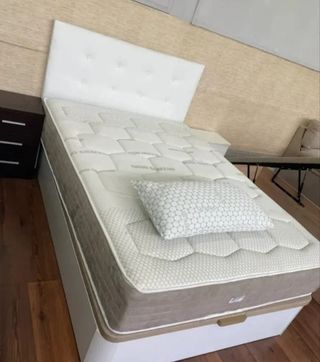 Letto a scomparsa con materassi viscoelastici