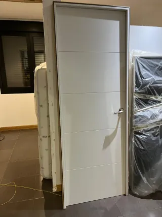 Puerta lacada blanca 72,5cm izquierda