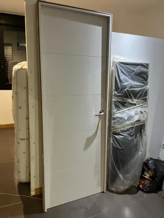Puerta lacada blanca 72,5cm izquierda