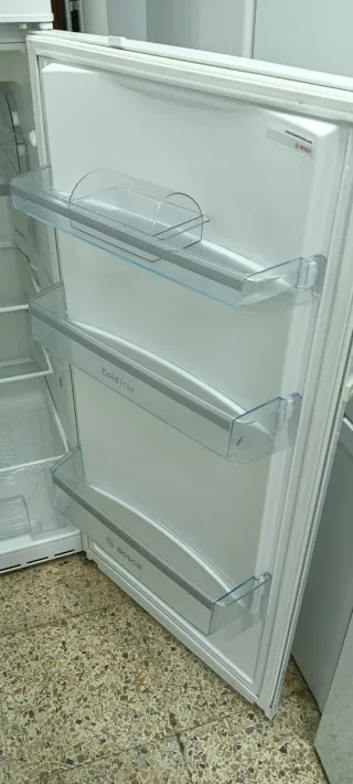 NEVERA PEQUEÑA BOSCH NO FROST ENERGÍA A+