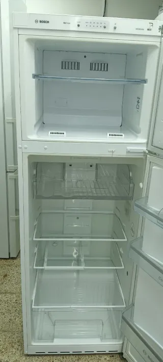 NEVERA PEQUEÑA BOSCH NO FROST ENERGÍA A+